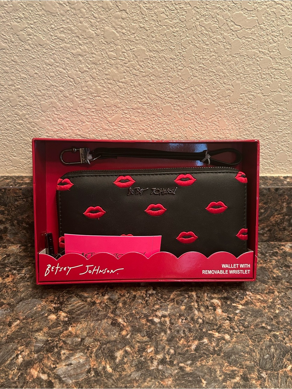 NWT | Betsey Johnson | Wallet w/ Wristlet